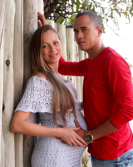 Beschäftigungsverbot für werdenden Drittland Vater einer EU Kindes unzulässig Werdender Vater von EU Kind hat Freizügigkeitsrecht